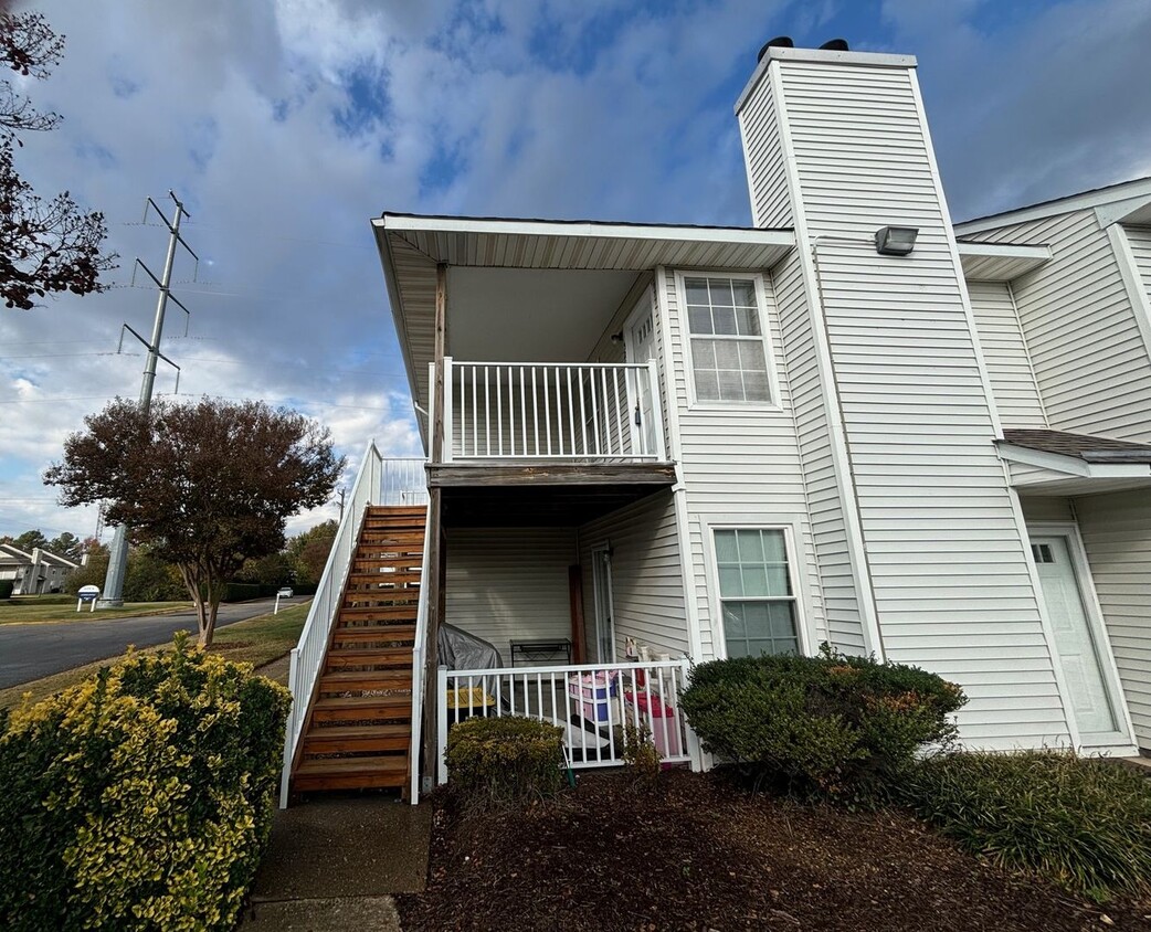 Foto principal - 2 Bedroom, 1 Bath in Virginia Beach