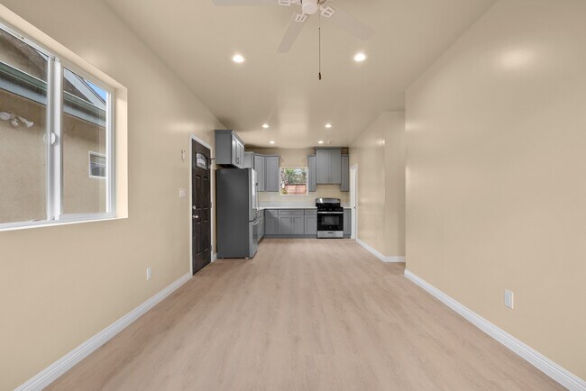 Foto del edificio - 146 S Parish Pl