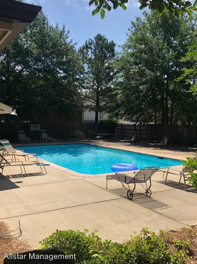 Building Photo - 2 br, 1.5 bath House - 106 Park Lane