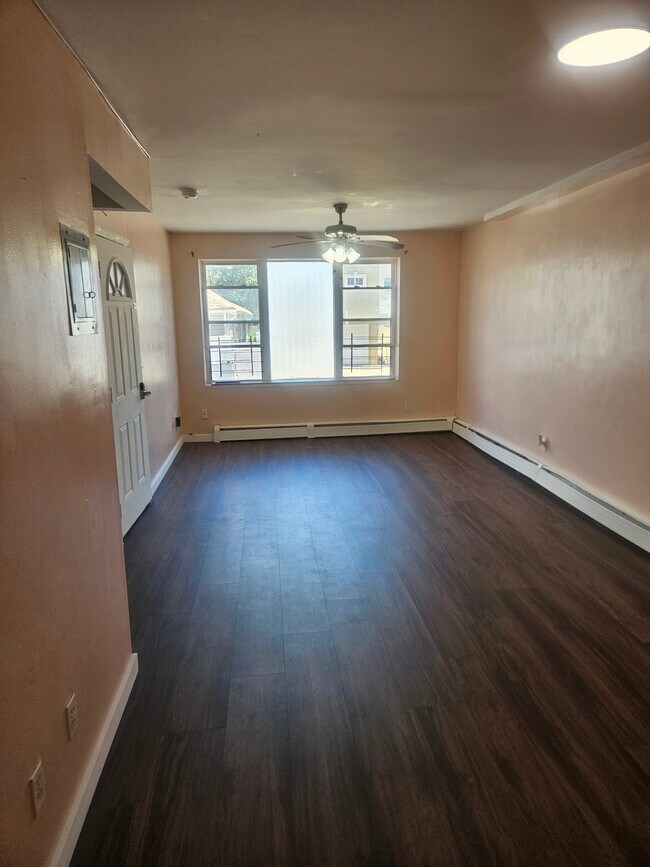 Foto del edificio - 1-85 B 26th St