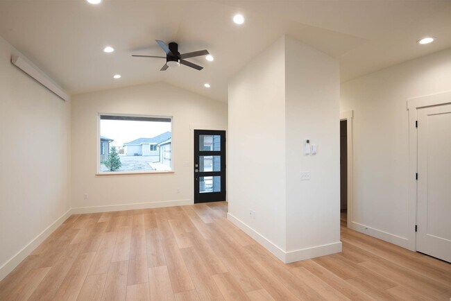 Foto del edificio - 1407 Windsor Dr