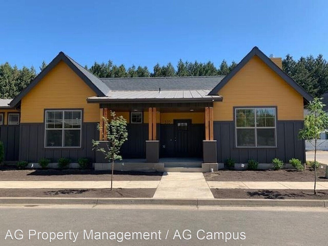 Foto principal - 3 br, 2 bath House - 335 Mia Lane