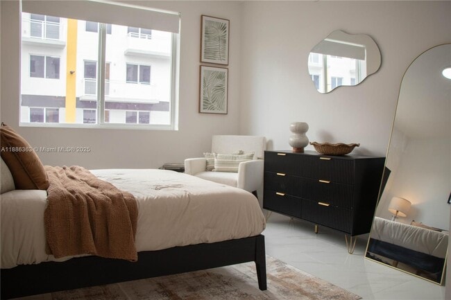 Foto del edificio - 1451 W 29th St