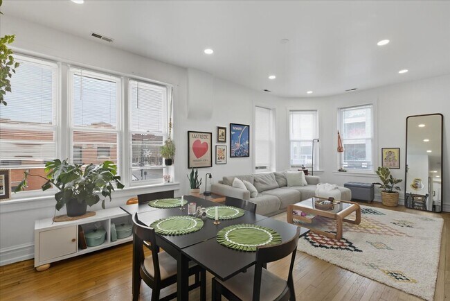 Foto del edificio - 2350 W Charleston St