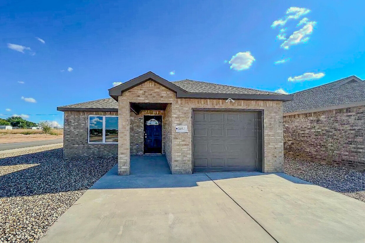 Primary Photo - 7401 5th St