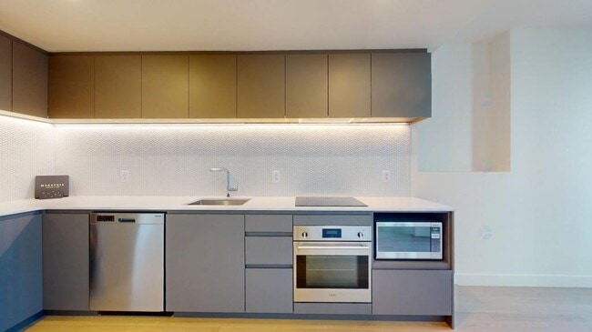 Building Photo - 1210 Rue Jeanne-Mance