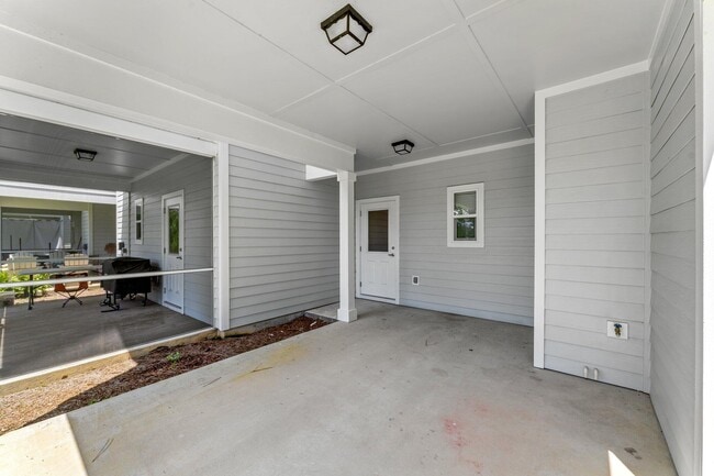 Building Photo - 118 N Sand Palm Rd