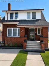 Building Photo - 7336 Kipling Ave