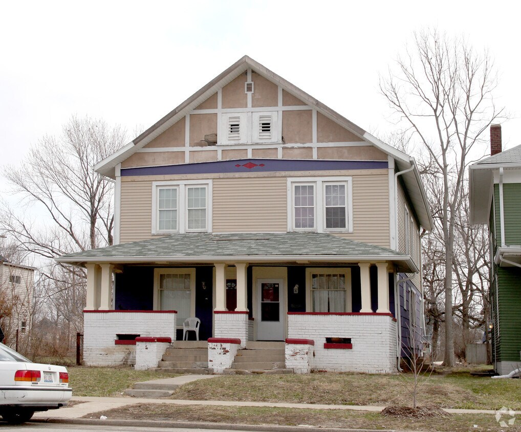 Foto principal - 2729 N College Ave