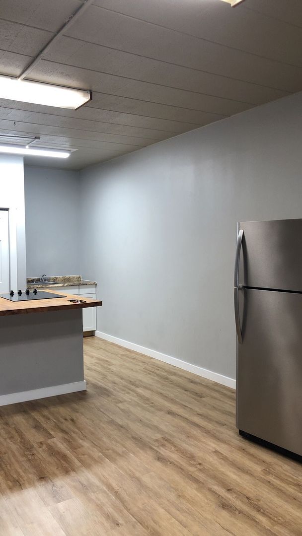 Building Photo - GREAT DOWNTOWN STUDIO APARTMENT!!!