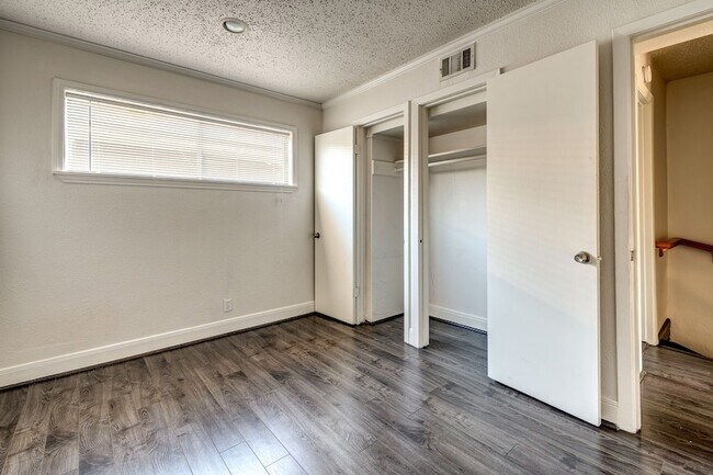 Foto del edificio - 4321 Hazard St