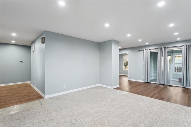 Foto del edificio - 809 Oakton Ave