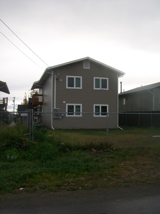 Building Photo - 1048 28th Ave