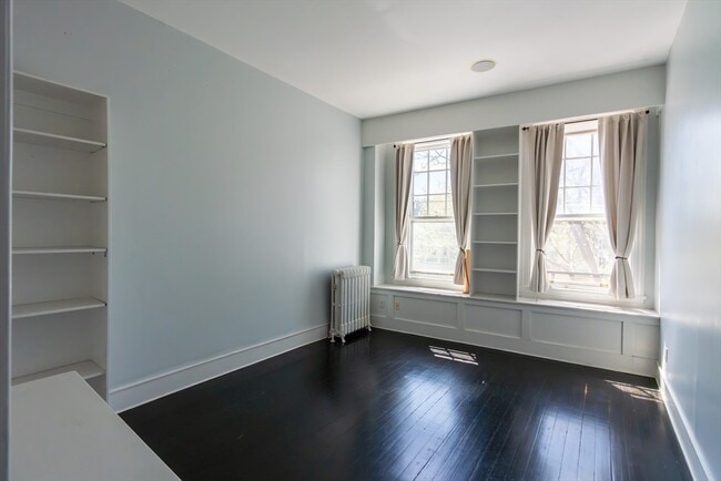 Building Photo - 371 Harvard St