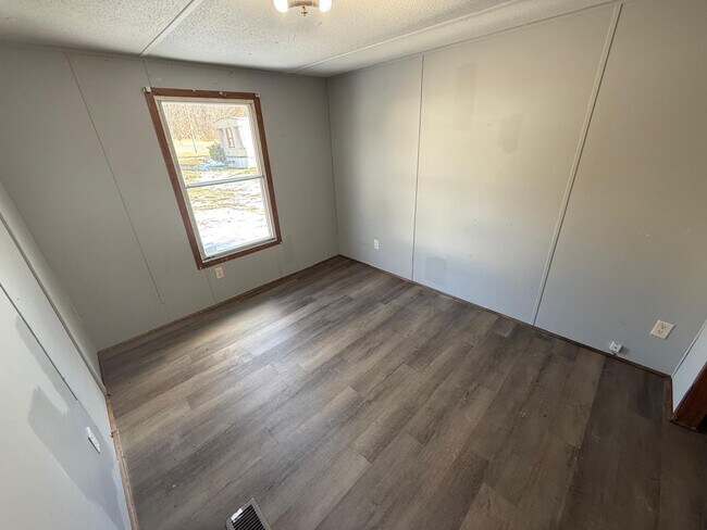 Foto del edificio - 773 Barren Hollow Rd