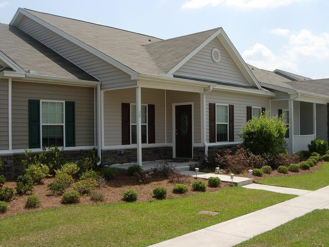 Primary Photo - Great location, great townhouse, ground fl...