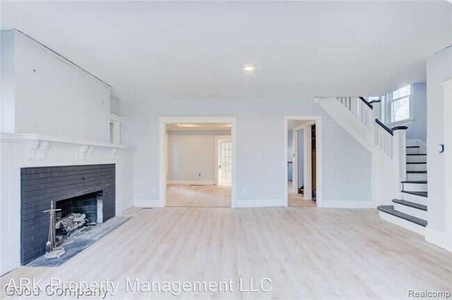Building Photo - 4 br, 1.5 bath House - 849 Chalmers