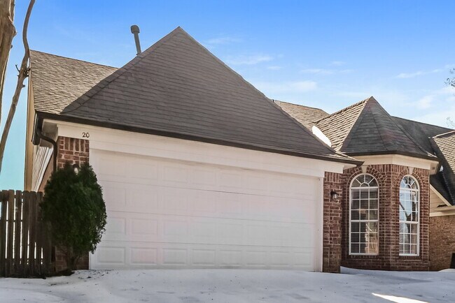 Foto del edificio - 20 Garden Springs Dr