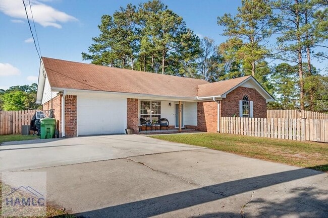 Building Photo - 606 Windhaven Dr