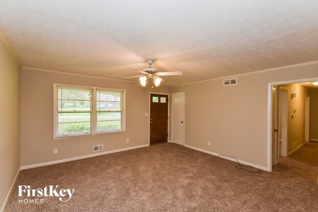 Building Photo - 4819 Lehigh Dr