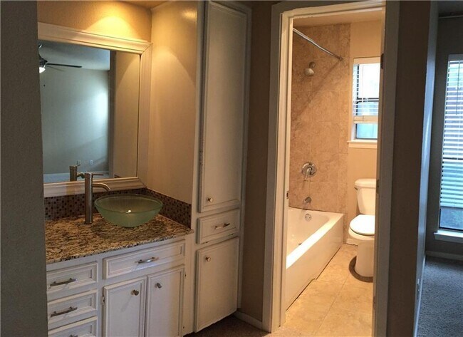 Foto del edificio - 5604 Woodrow Ave