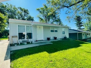 Building Photo - 4 Elmwood Dr