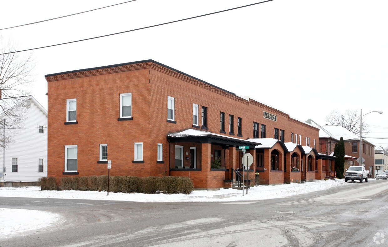 Primary Photo - 37-61 E Rebecca St