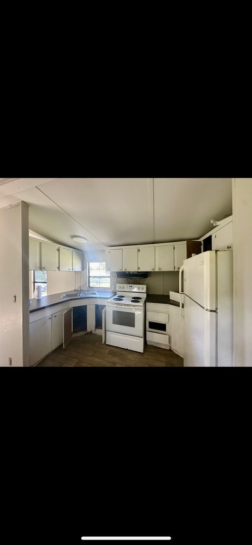 Foto del edificio - FOR RENT