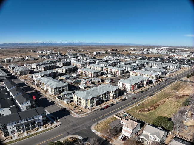 3D Exterior - East Range Crossings