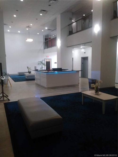 Foto del edificio - 13499 Biscayne Blvd