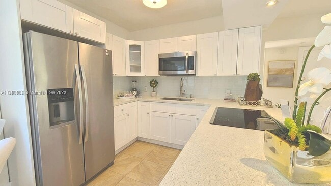 Foto del edificio - 827 NE 140th St