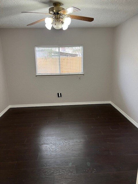 Foto del edificio - 4346 Hawk Meadow Dr