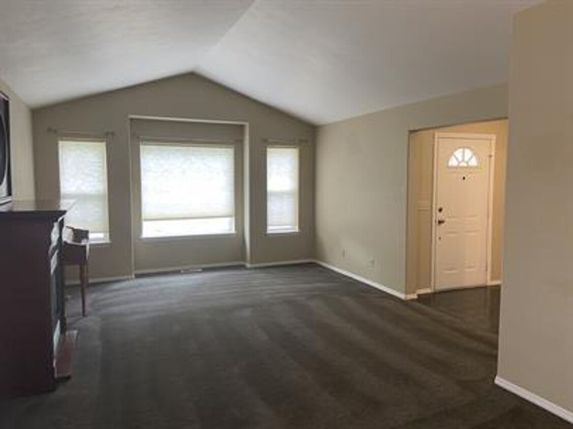 Primary Photo - Spacious 3 bedroom 2 bath home in Bozeman