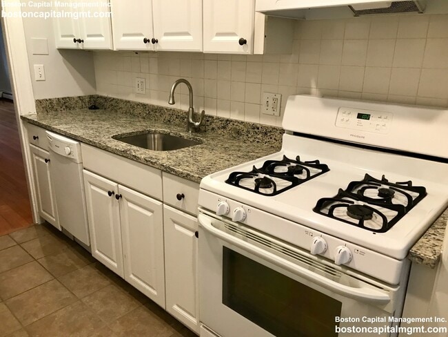 Photo - 8 Mt Ida St Apartment