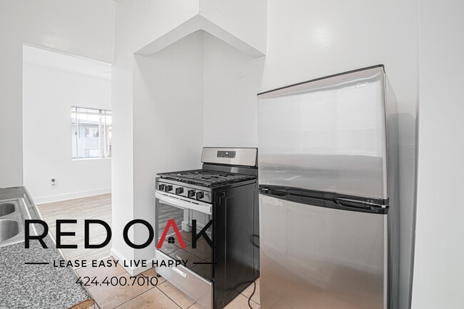 Foto del edificio - 250 Loma Dr