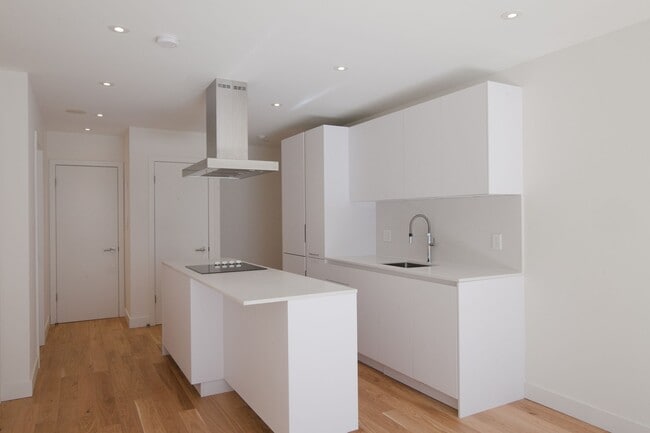 Building Photo - Mountain Place Apartments