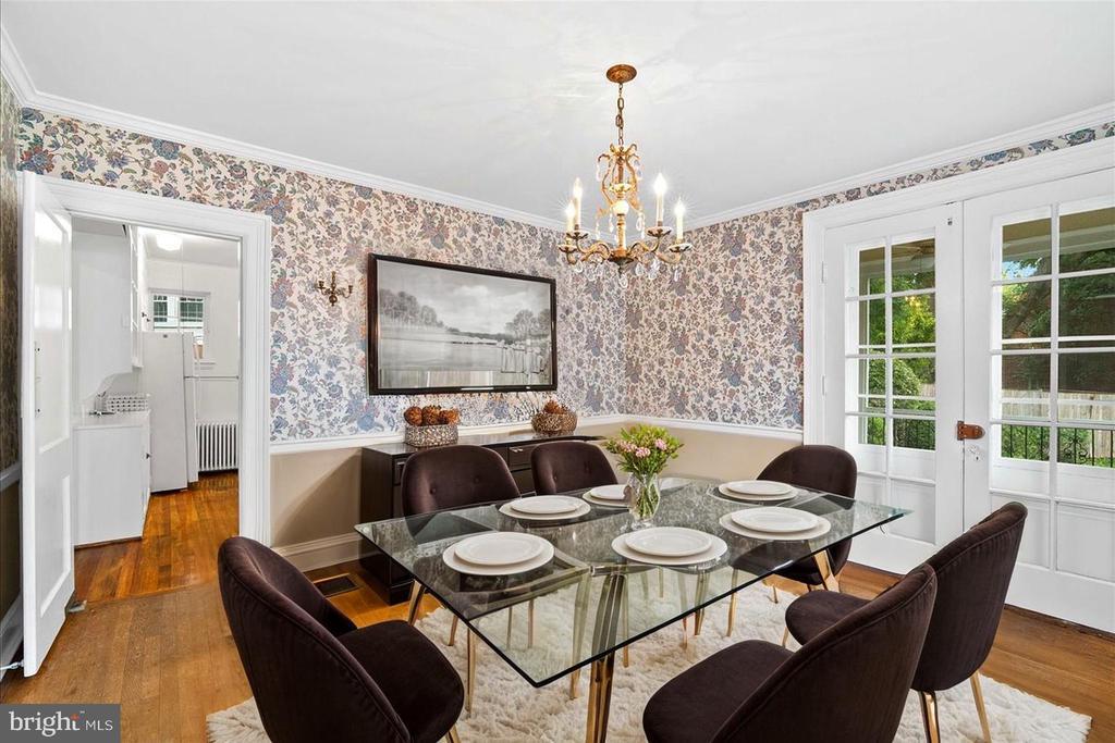 Foto principal - 5100 Chevy Chase Pkwy NW