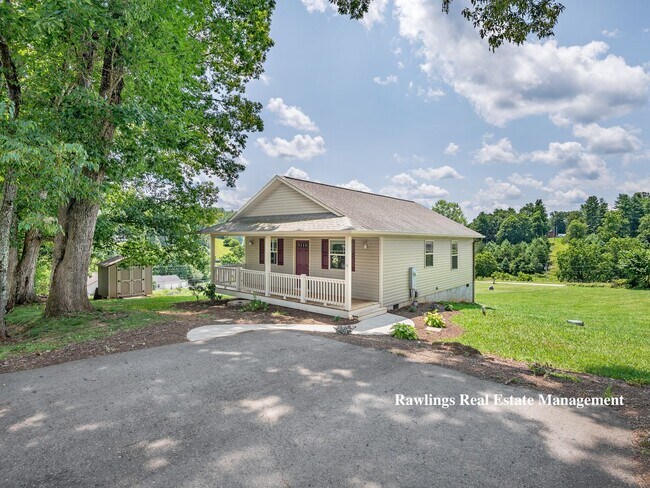 Foto del edificio - Charming Weaverville Bungalow