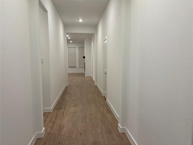 Building Photo - 708 Enys Wy