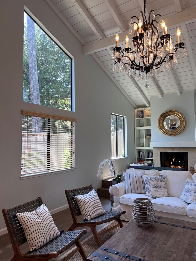 Building Photo - 601 Acorn Ct