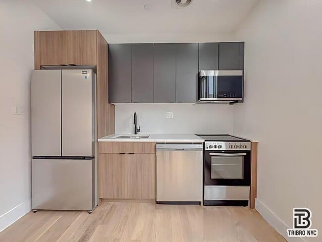 Foto del edificio - 2 bedroom in Brooklyn NY 11206