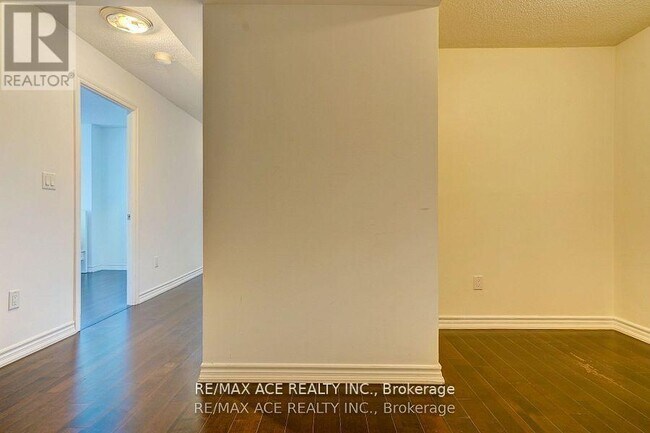 Photo du bâtiment - 386-386 Yonge St
