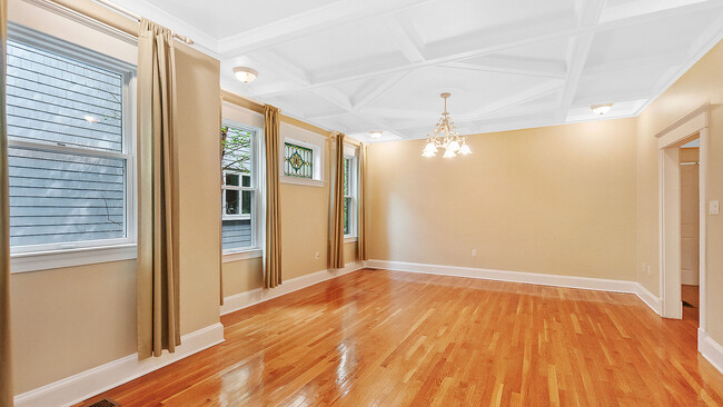 Living/dining room - 273 Mason Ter
