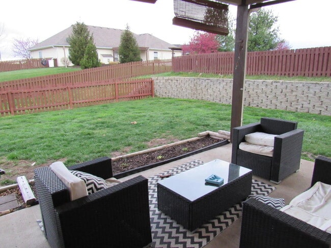 Building Photo - 2208 Oak Harbor Ct