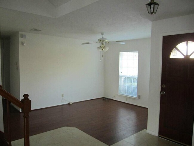 Foto del edificio - 3118 Kempwood Dr