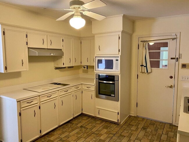 Building Photo - 212 Pimlico Pl