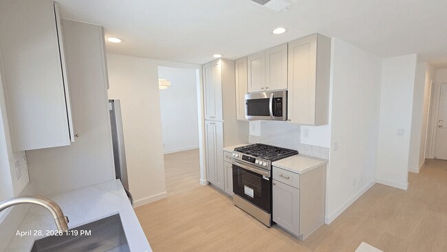 Foto del edificio - 869 Southshore Dr