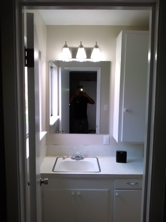 Bathroom - New lighting/Mirrors - 6426 Hansen Blvd