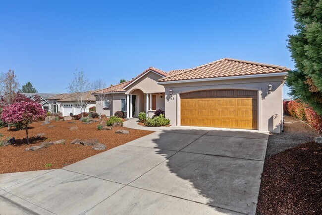 Building Photo - 143 Pine Lake Dr