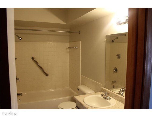 Foto del edificio - 125 N River Rd